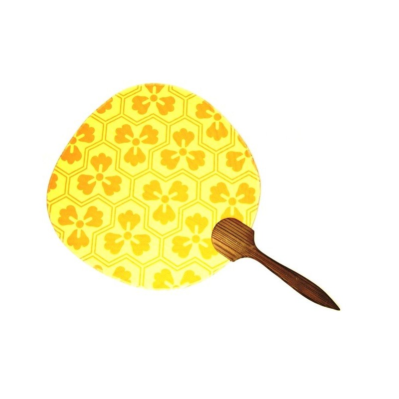 Japonský papírový dekorativní vějíř ve stylu "uchiwa" Japonský papírový dekorativní vějíř ve stylu "uchiwa"