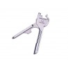 Praktický prívesok multifunkčný nástroj Utili-Key 6-v-1 Swiss + Tech je vyrobený z nerezovej ocele. Tento užitočný multi tool obsahuje šesť nevyhnutných nástrojov. Multifunkčný nástroj Utili-Key je navyše ľahký a na kľúčoch ho máte stále pri ruke.