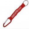 Brelok do kluczy w postaci tekstylnej retro plomby lotniczej do obsługi samolotów REMOVE BEFORE FLIGHT" (usuń przed lotem). Ten brelok do kluczy to wspaniały dodatek dla pilotów, komisarzy testowych lub osób ubiegających się o pozwolenie lotnicze. Brelok plomba lotnicza jest bardzo jakościowo wykonany i doskonale nadaje się do plecaków, kluczy lub zamków błyskawicznych.