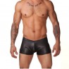 Kivételes férfi erotikus csillogó boxeralsó Evil Eros Liquid Skin tökéletes olyan férfiaknak, akik el akarják bűvölni partnerüket. Ez a fekete csillogó boxeralsó minőségi anyagból készült, nagyon elasztikus így viselése kényelmes és kellemes élmény. Férfi erotikus csillogó boxeralsó bőr benyomást kelt és nagyon szexis.