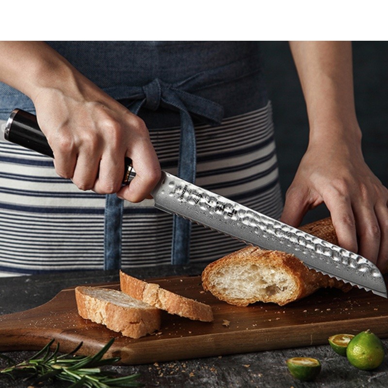 Profesionálny vrúbkovaný nôž 8" z damaskovej ocele 60-62HRC, VG-10, 67-vrstvový, na pečivo, chlieb