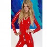 Lesklý červený catsuit s černým zipem od zad až na bříško. Červený catsuit s hlubokým výstřihem je vyroben z pružného materiálu a vnitřní strana je z příjemného nylonu a tudiž je i velice příjemný na nošení a snadno se obléká. Lesklý červený catsuit se zipem je sexy a nemůže chybět ve Vašem erotickém šatníku.