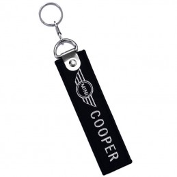 Přívěsek na klíče, textilní vyšívaná klíčenka s motivem Mini Cooper