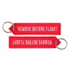 Textil kulcstartó légijármű-karbantartási pecsét formájában "REMOVE BEFORE FIGHT" (repülés előtt távolítsa el) felirattal. Ez a kulcstartó tökéletes kiegészítő pilóták, vizsgáztatók vagy légi engedélyt kérők számára. A légijármű pecsét egy nagyon minőségesen kidolgozott kulcstartó, mely illik hátizsákokra, gyújtáskulcsokra, fűzőlyukra, vagy pilóta kabátok cipzárjára. 